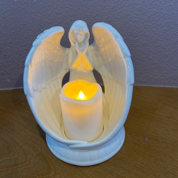 Avon Peace on Earth Faux Candle